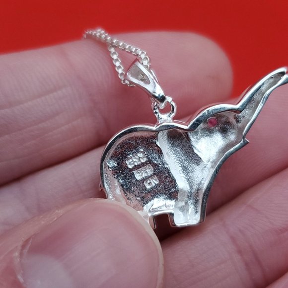 18 Inch 925 Sterling Silver Ruby Eye And Shell Belly Elephant Necklace - Picture 4 of 7